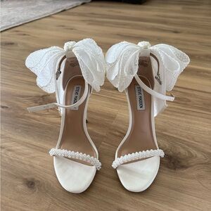 Steve Madden White Elegant Heels